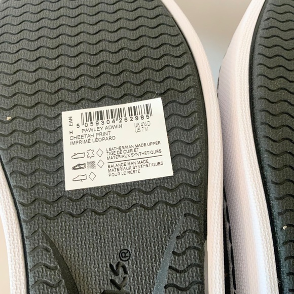 Clarks Pawley Adwin Cheetah Suede Ankle ZipUp Sneaker Leopard Bootie Women's - Picture 14 of 15